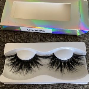 Lashes lashes lashes 💕